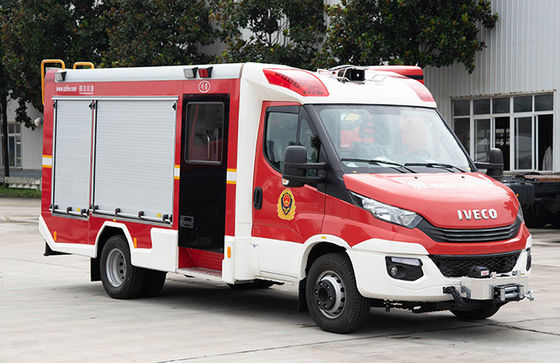 DAGELIJKSE Kleine de Brandvrachtwagen van IVECO met 3000L-van de Watertank en Redding Hulpmiddelen